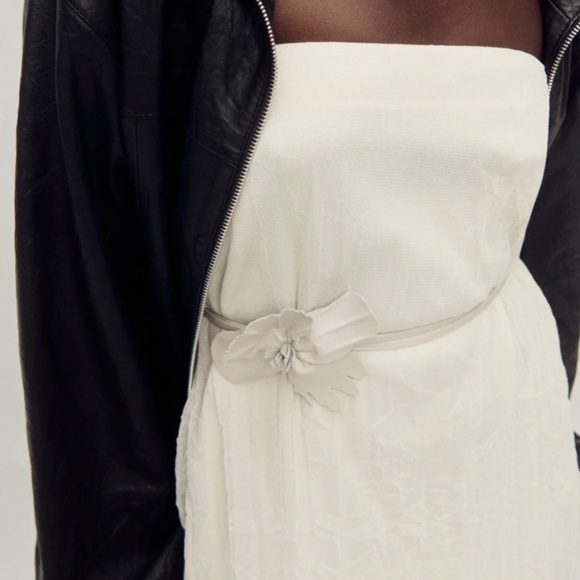 128. MANGO MNG Flower Thin Leather Belt $50 EUC OS - Picture 4 of 5